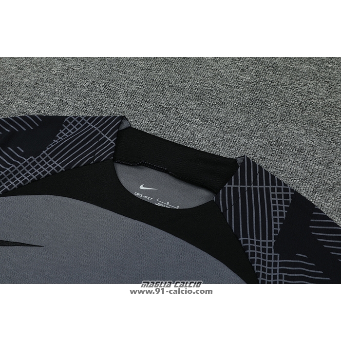 Tuta da Track
 Barcellona

 Manica Corta
 2022-2023 Grigio
 - Pantaloncini
